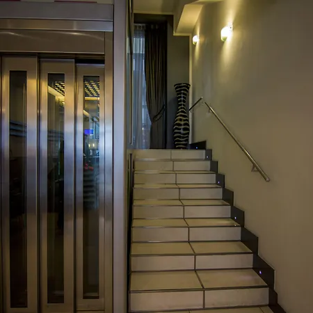 Golden Hotel Neapol