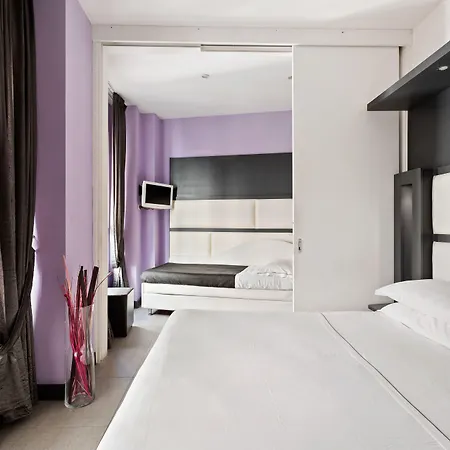 Golden Hotel Neapol