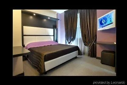 Golden Hotel Neapol