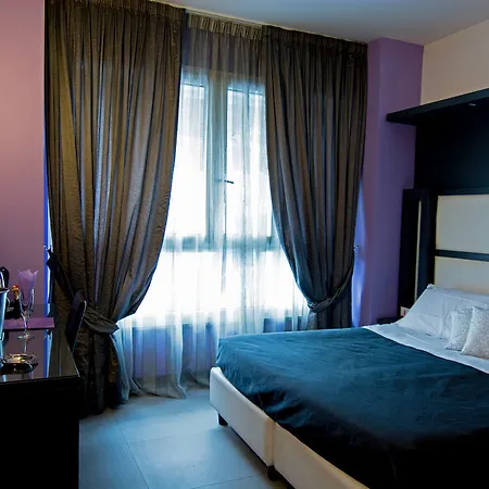 Golden Hotel Nápoles