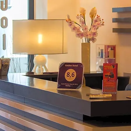 Golden Hotel