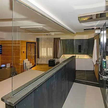 Hotel Golden 3*