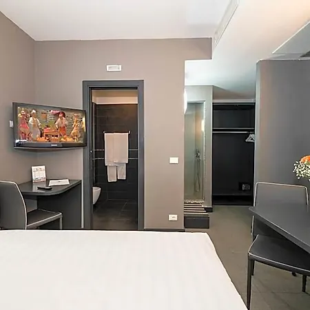 Golden Hotel 3*