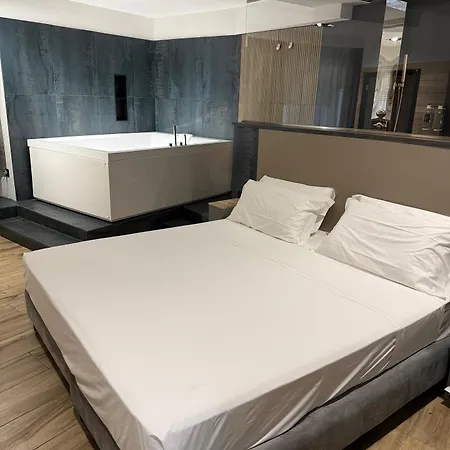 Hotel Golden 3*