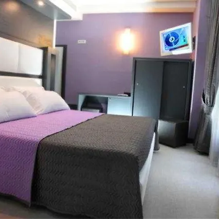 Golden 3* Naples