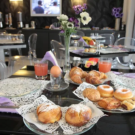 Hotel Golden Naples