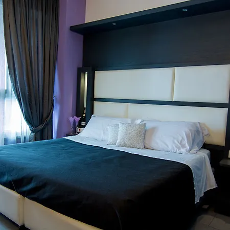 Golden 3* Naples