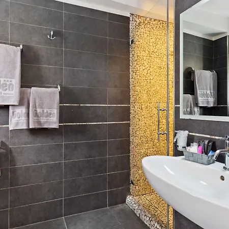 Golden Hotel 3*