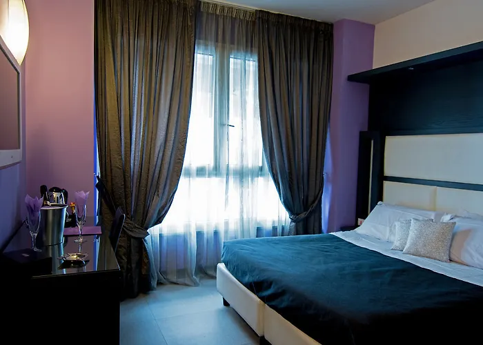 Golden Hotel Nápoles